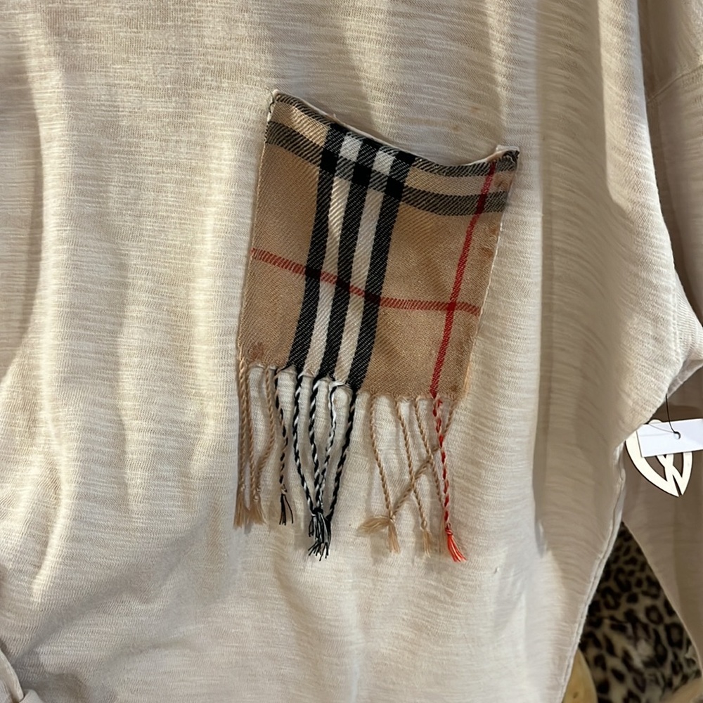 Designer inspired long sleeve baggy top great over leggings or jeans. - Picture 5 of 6